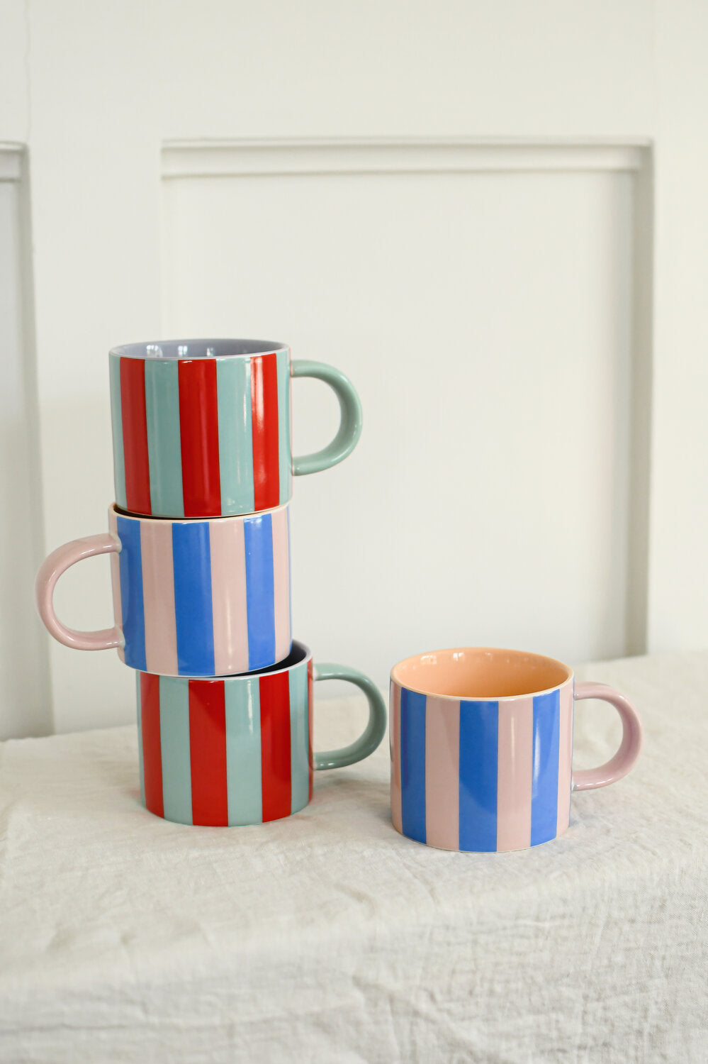 Stribet krus, rosa/blå - 390ml